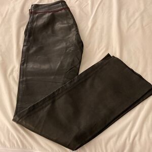 Vertigo Paris Women’s Black Lambskin Leather Straight/Flat front Pants.Size 36.